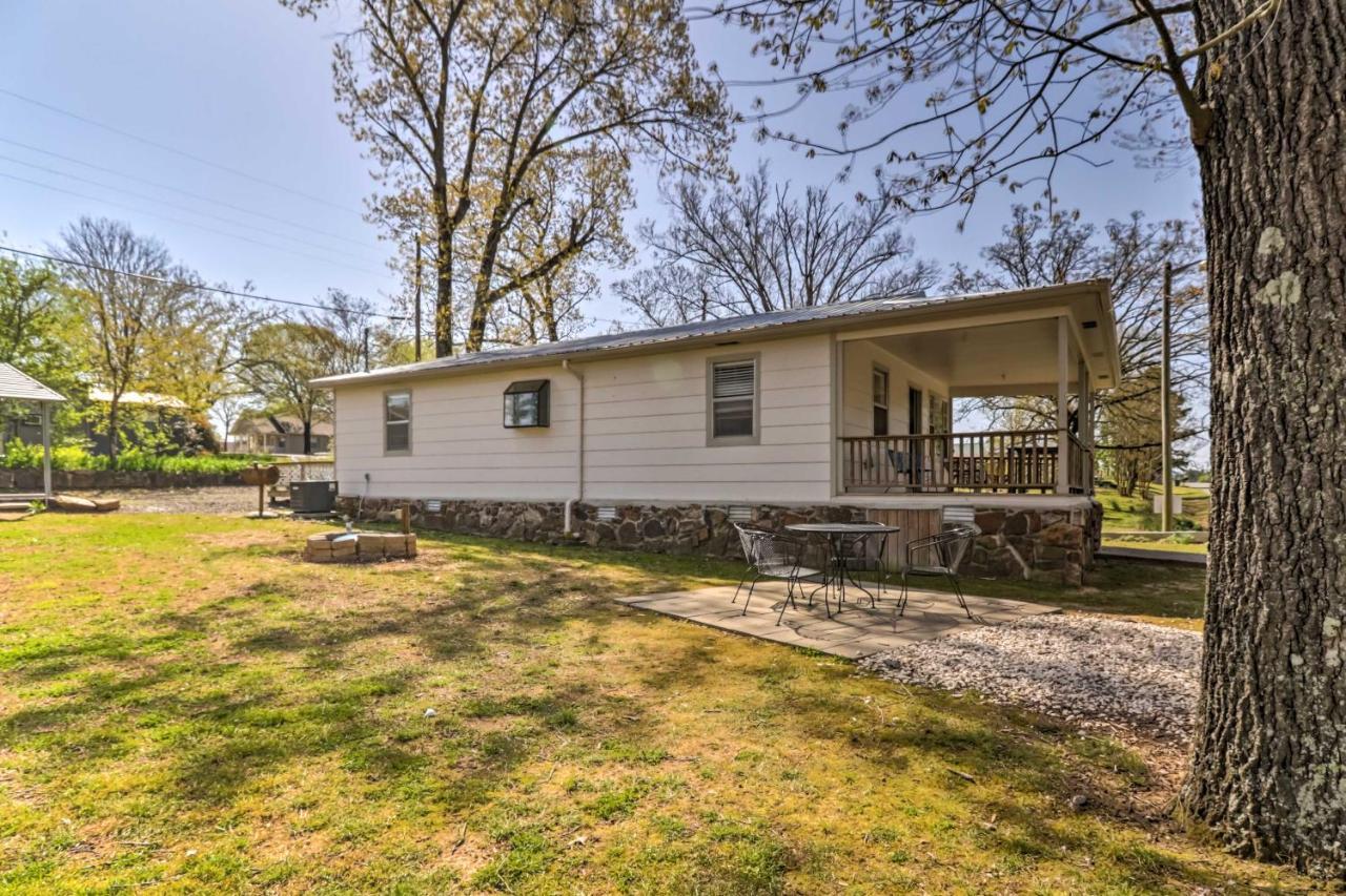 Charming Home With Porch Walk To Greers Ferry Lake! Fairfield Bay Exterior foto