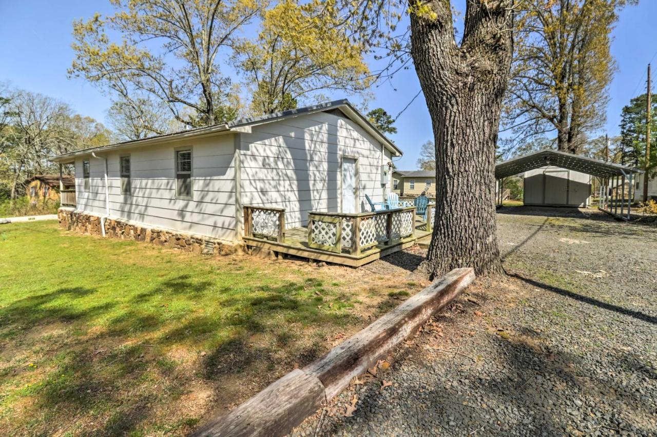 Charming Home With Porch Walk To Greers Ferry Lake! Fairfield Bay Exterior foto